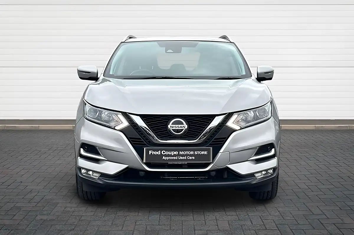 Used 2018 Nissan Qashqai N-Connecta Silver - Interior and Exterior details 8