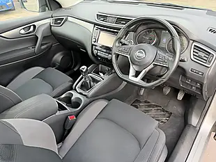 Used 2018 Nissan Qashqai N-Connecta Silver - Interior and Exterior details 10