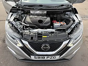 Used 2018 Nissan Qashqai N-Connecta Silver - Interior and Exterior details 17