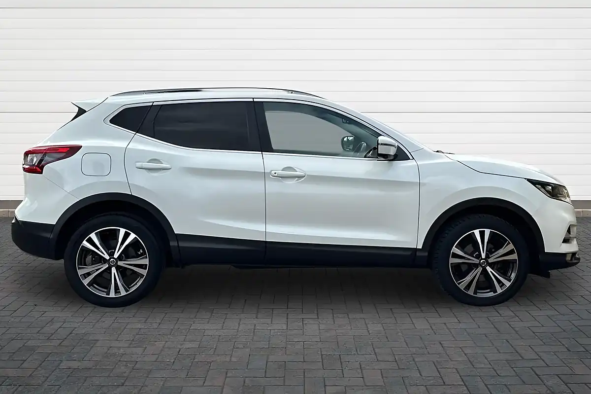 Used 2018 Nissan Qashqai N-Connecta Storm White - Interior and Exterior details 2