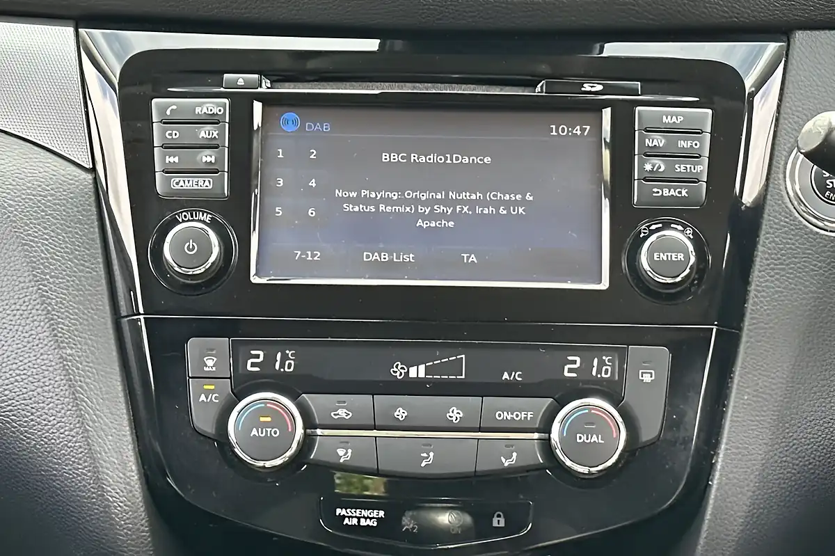 Used 2018 Nissan Qashqai N-Connecta Storm White - Interior and Exterior details 20