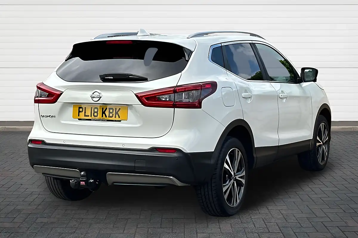 Used 2018 Nissan Qashqai N-Connecta Storm White - Interior and Exterior details 3