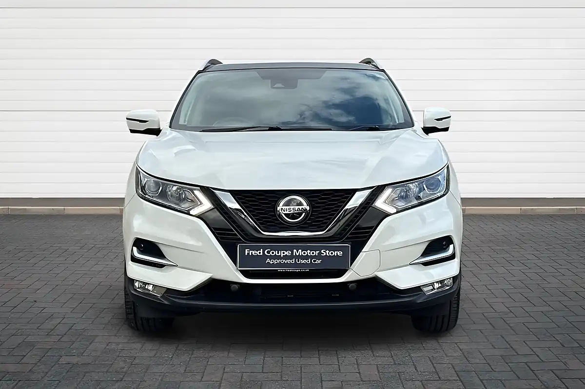 Used 2018 Nissan Qashqai N-Connecta Storm White - Interior and Exterior details 8