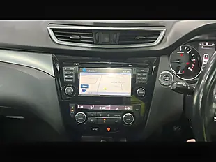 Used 2018 Nissan Qashqai N-Connecta Storm White - Interior and Exterior details 13