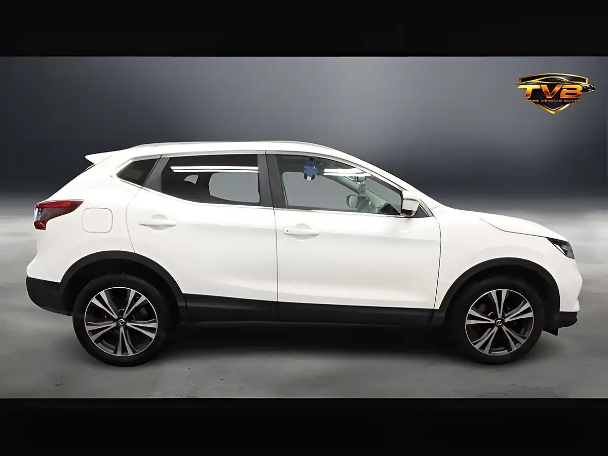 Used 2018 Nissan Qashqai N-Connecta Storm White - Interior and Exterior details 2