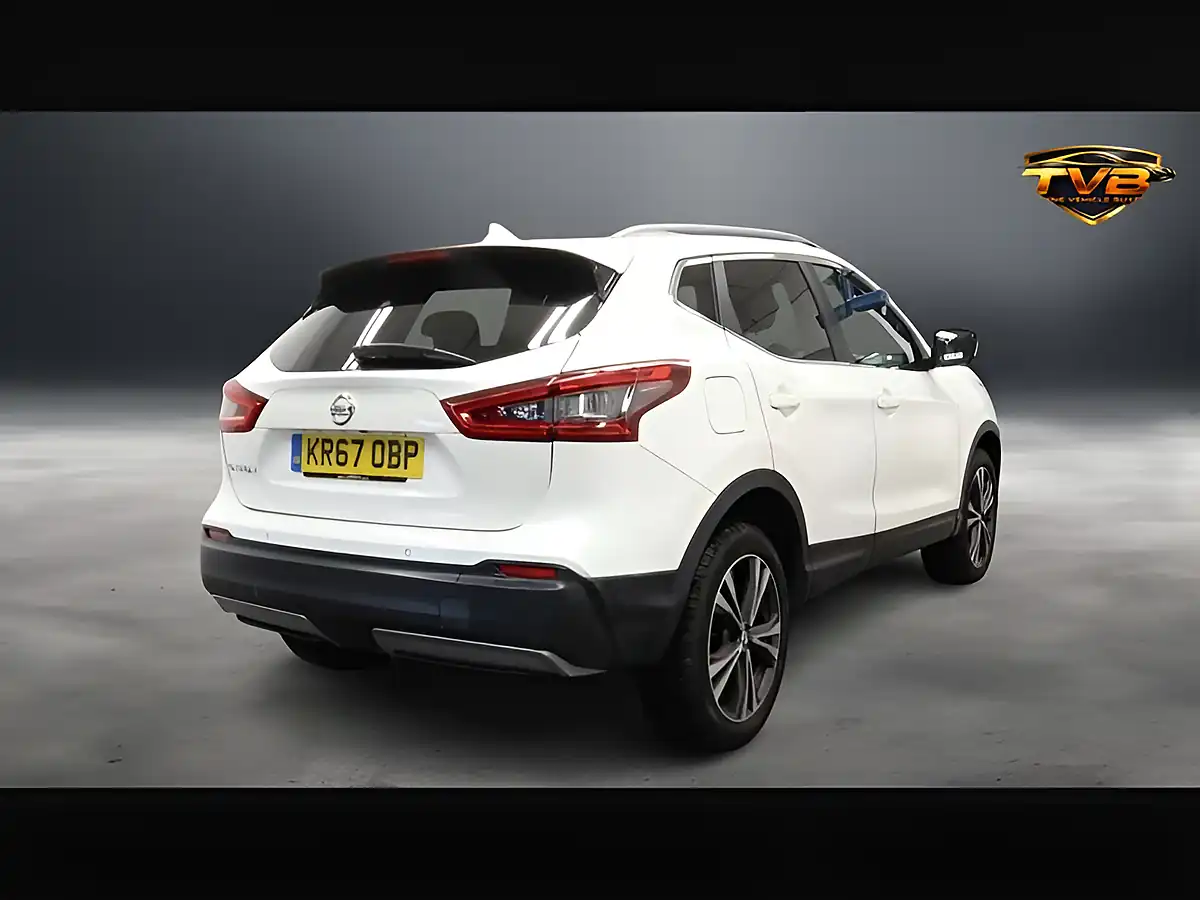 Used 2018 Nissan Qashqai N-Connecta Storm White - Interior and Exterior details 3