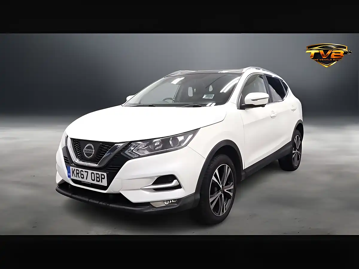 Used 2018 Nissan Qashqai N-Connecta Storm White - Interior and Exterior details 7