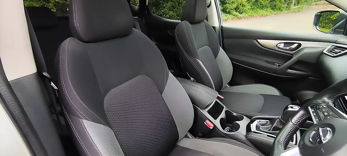 Used 2018 Nissan Qashqai N-Connecta White - Interior and Exterior details 11