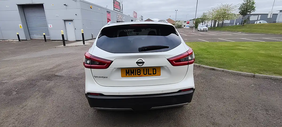 Used 2018 Nissan Qashqai N-Connecta White - Interior and Exterior details 4
