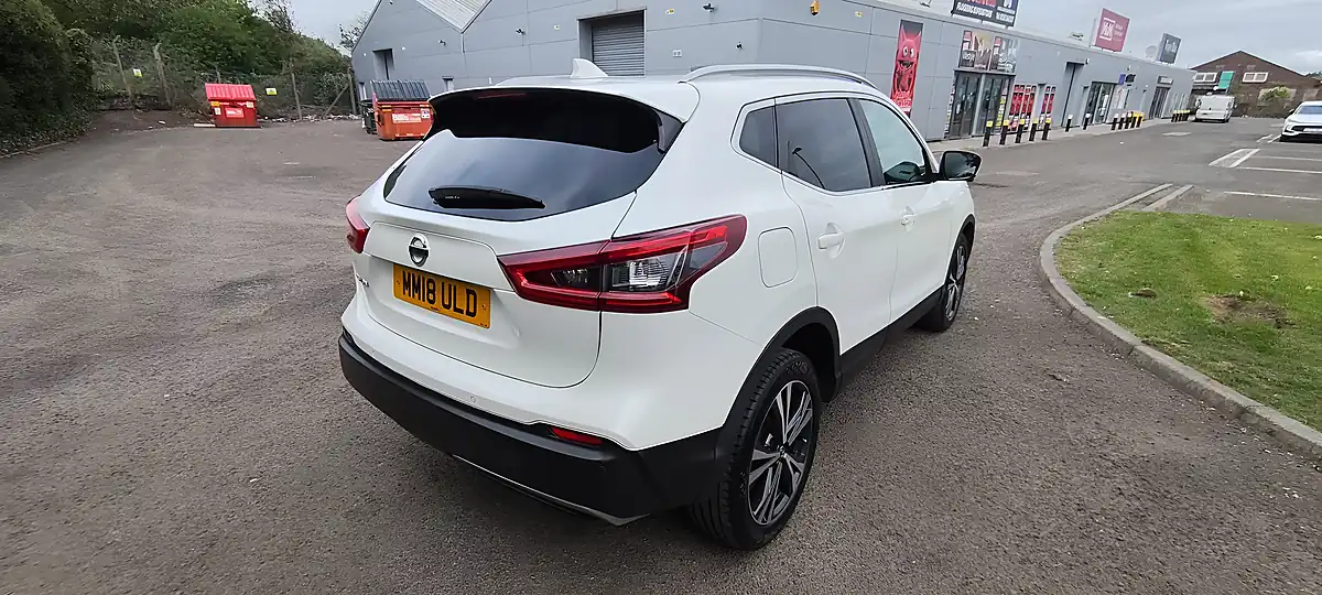 Used 2018 Nissan Qashqai N-Connecta White - Interior and Exterior details 5