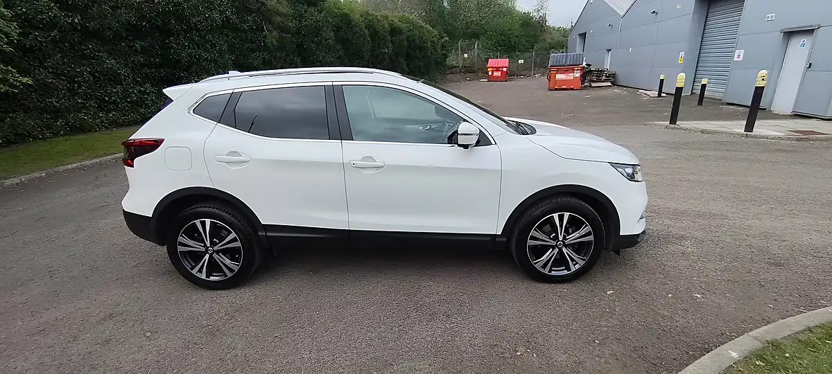 Used 2018 Nissan Qashqai N-Connecta White - Interior and Exterior details 6