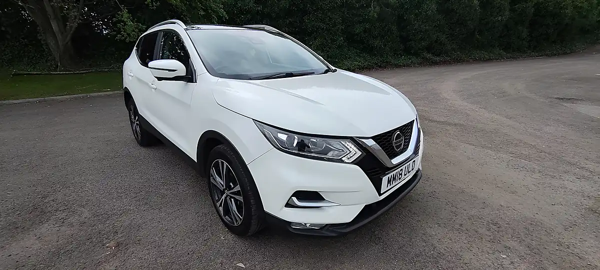 Used 2018 Nissan Qashqai N-Connecta White - Interior and Exterior details 7