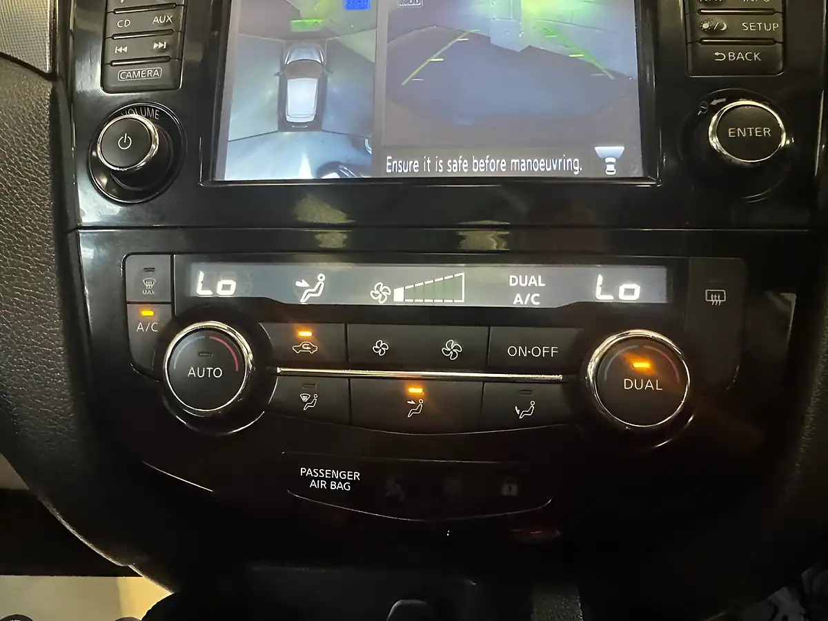 Used 2018 Nissan Qashqai N-Connecta White - Interior and Exterior details 11