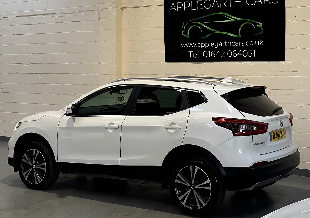 Used 2018 Nissan Qashqai N-Connecta White - Interior and Exterior details 14