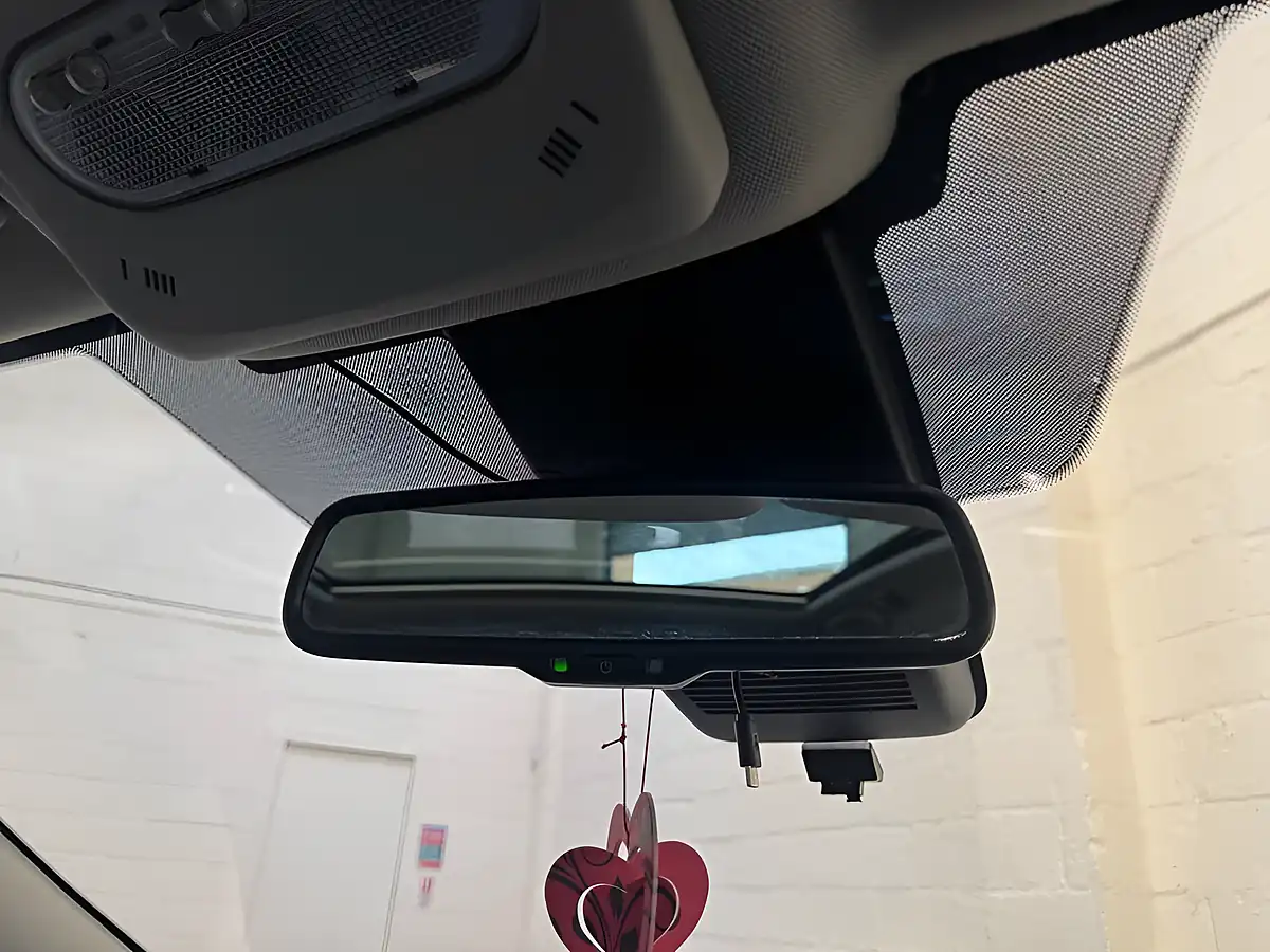 Used 2018 Nissan Qashqai N-Connecta White - Interior and Exterior details 18