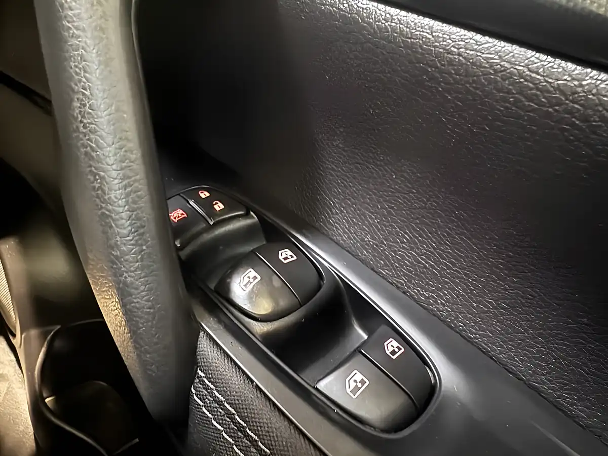 Used 2018 Nissan Qashqai N-Connecta White - Interior and Exterior details 20