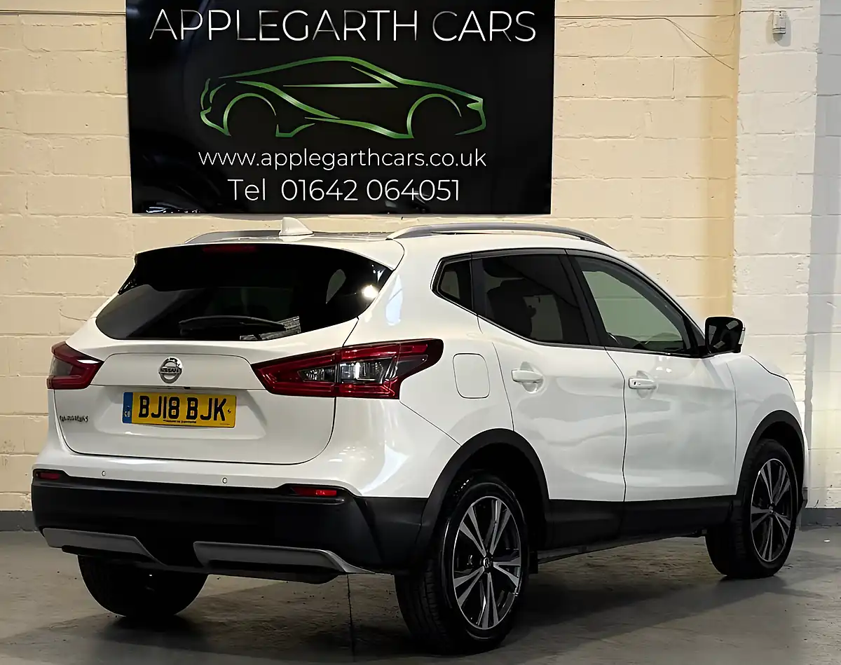 Used 2018 Nissan Qashqai N-Connecta White - Interior and Exterior details 3