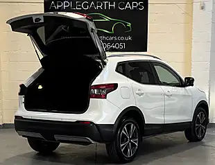 Used 2018 Nissan Qashqai N-Connecta White - Interior and Exterior details 4