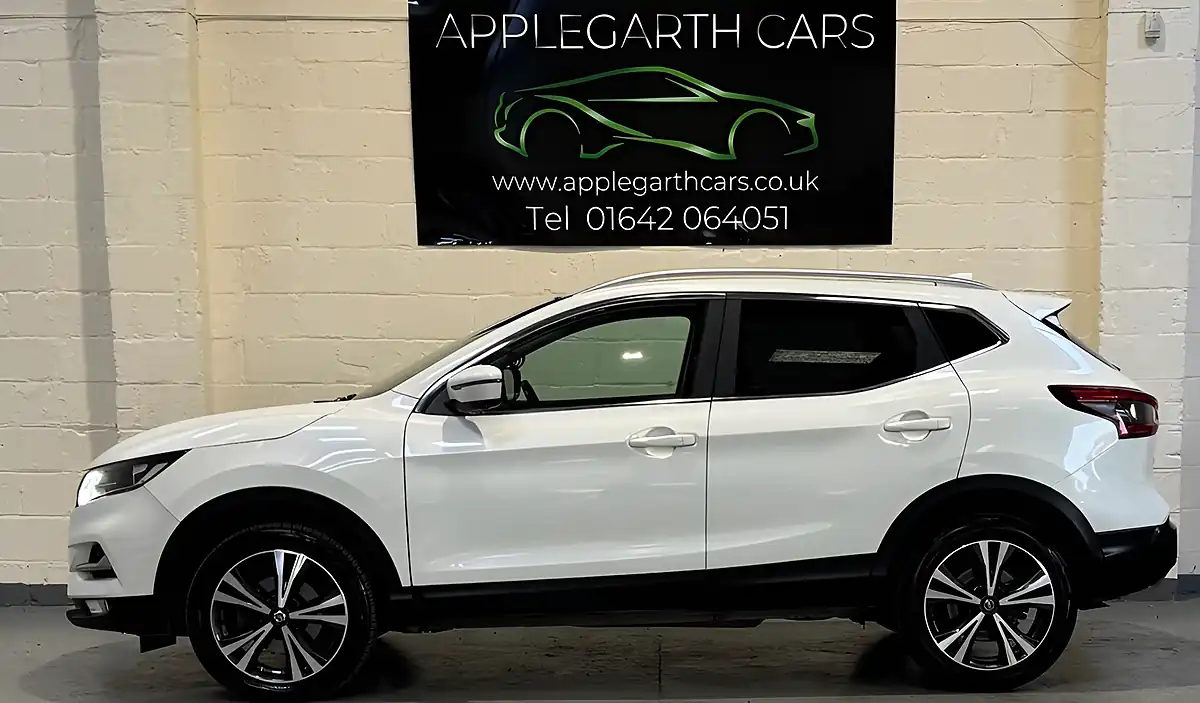 Used 2018 Nissan Qashqai N-Connecta White - Interior and Exterior details 6
