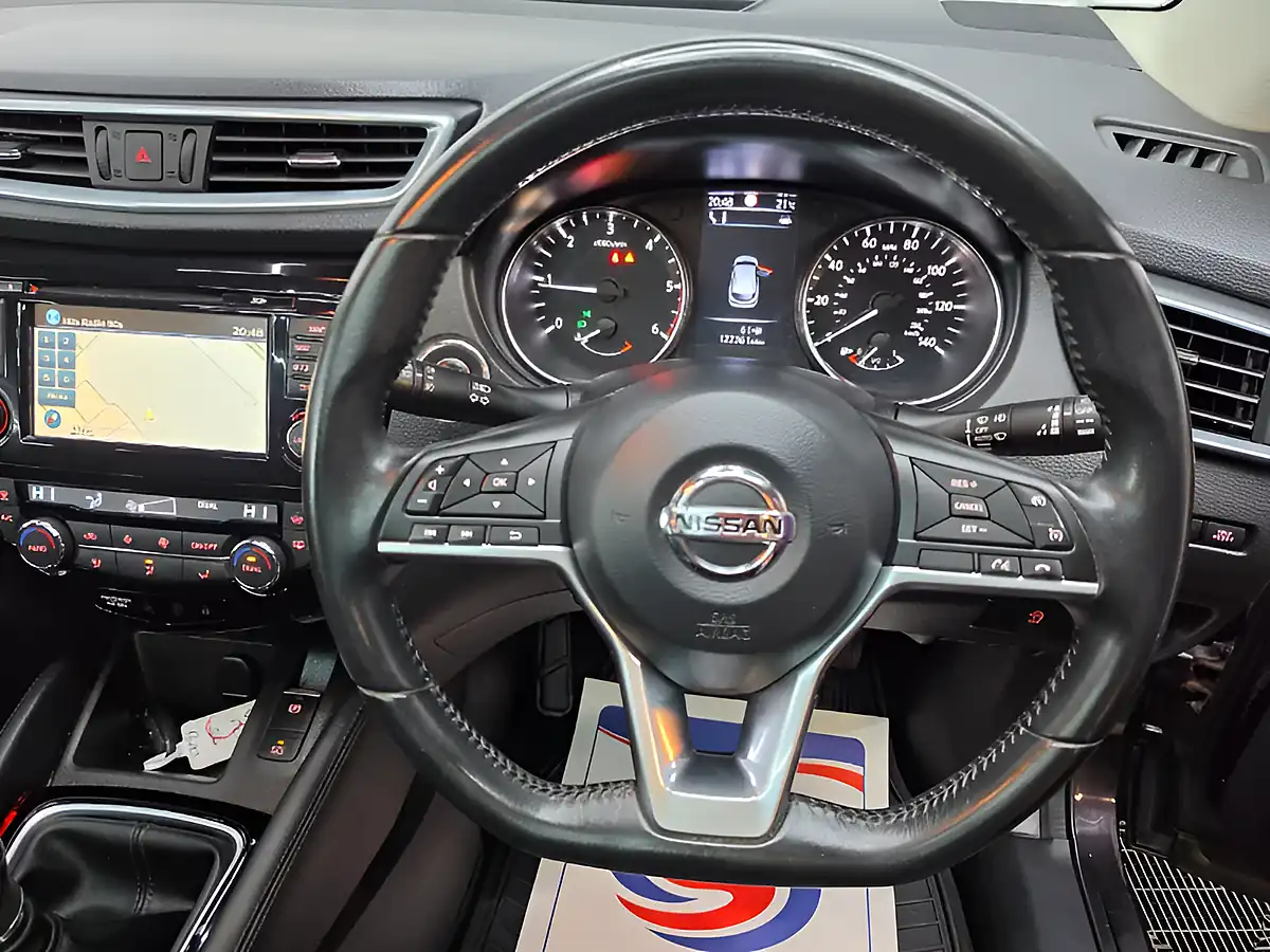 Used 2018 Nissan Qashqai Tekna Black - Interior and Exterior details 12
