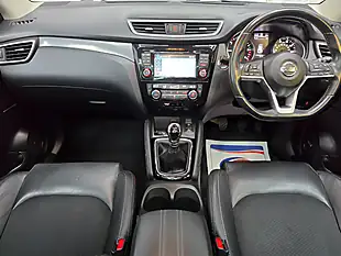 Used 2018 Nissan Qashqai Tekna Black - Interior and Exterior details 13