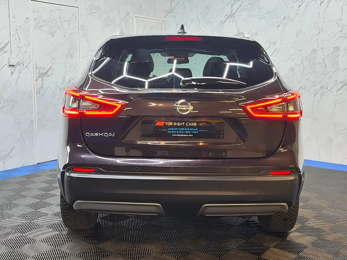Used 2018 Nissan Qashqai Tekna Black - Interior and Exterior details 6