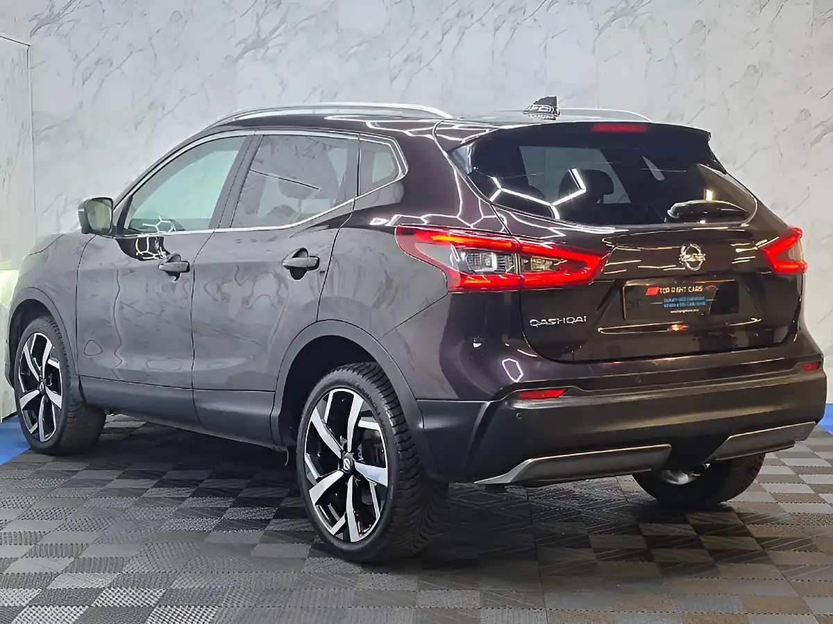 Used 2018 Nissan Qashqai Tekna Black - Interior and Exterior details 7