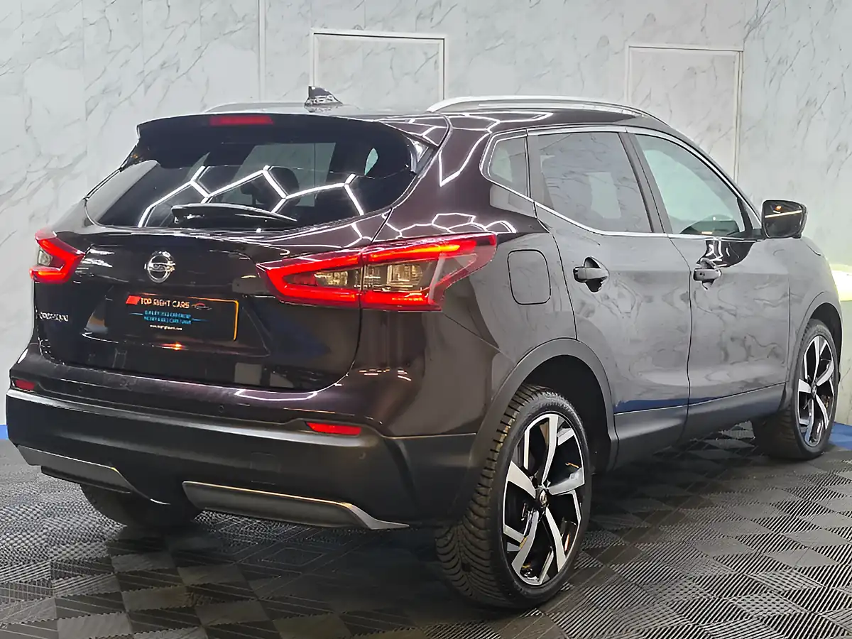 Used 2018 Nissan Qashqai Tekna Black - Interior and Exterior details 9