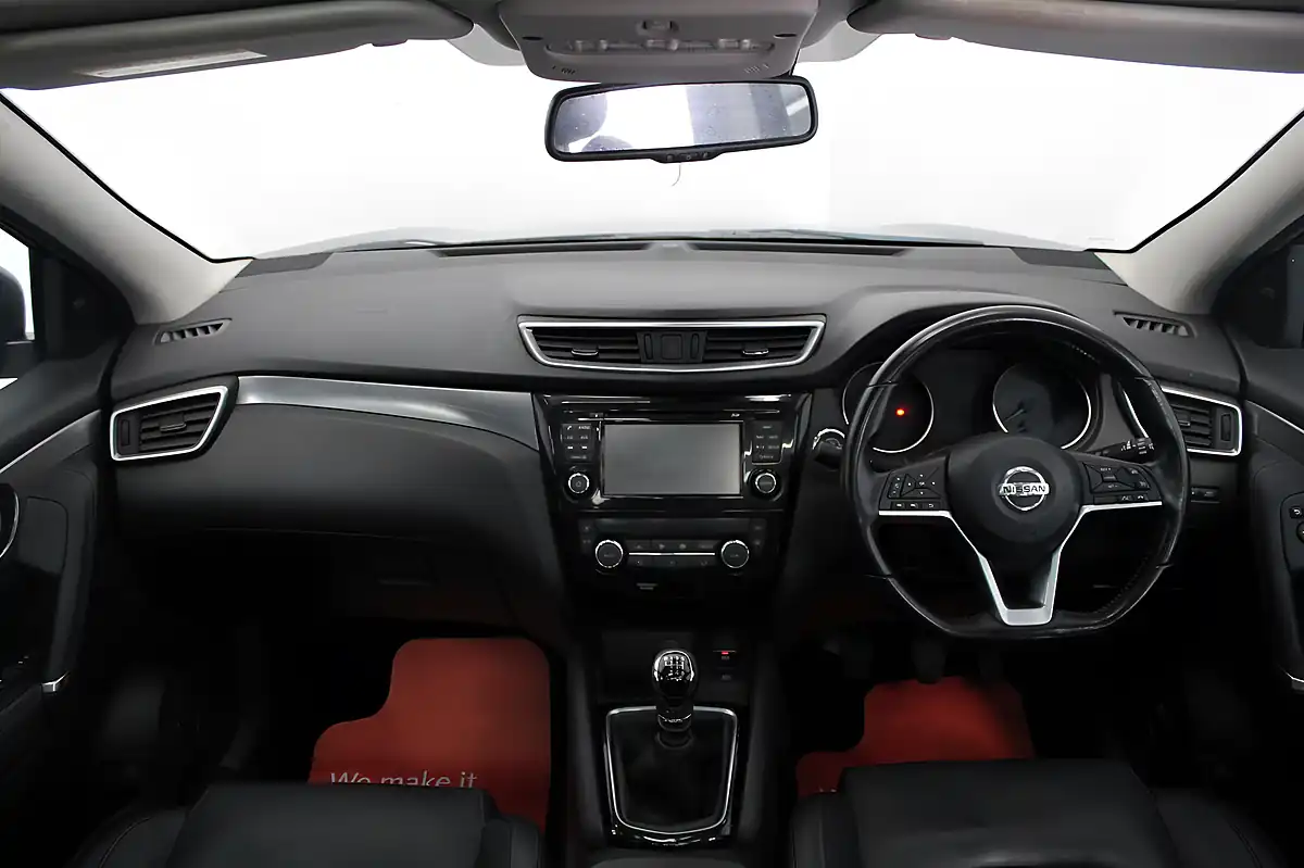 Used 2018 Nissan Qashqai Tekna Black - Interior and Exterior details 13
