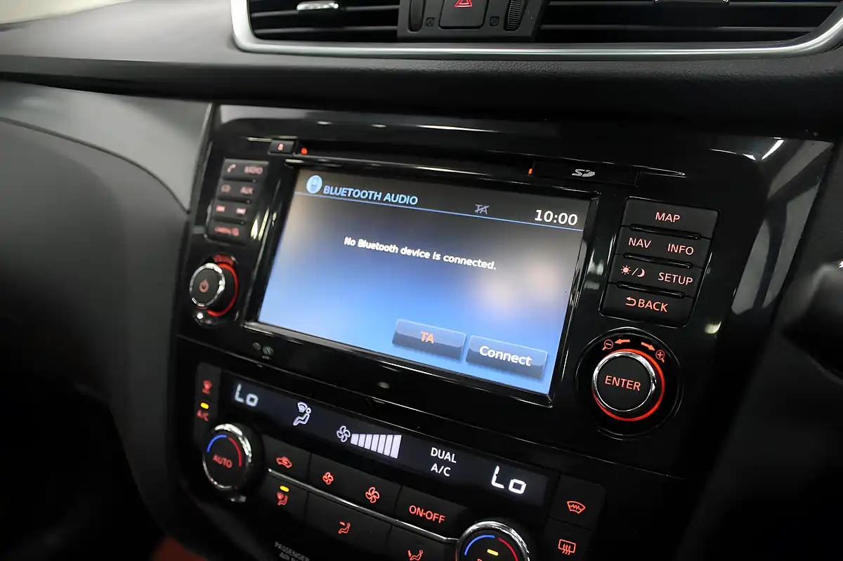 Used 2018 Nissan Qashqai Tekna Black - Interior and Exterior details 15