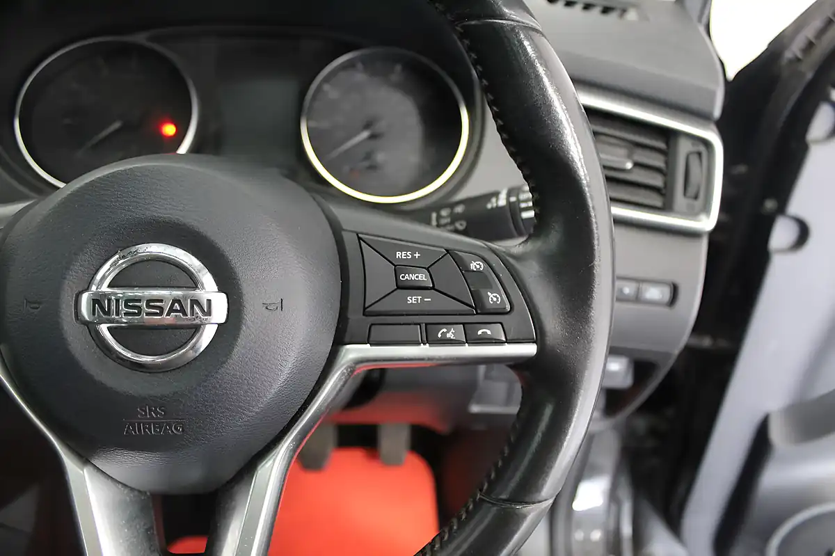 Used 2018 Nissan Qashqai Tekna Black - Interior and Exterior details 17