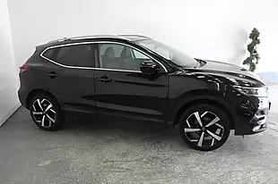 Used 2018 Nissan Qashqai Tekna Black - Interior and Exterior details 3