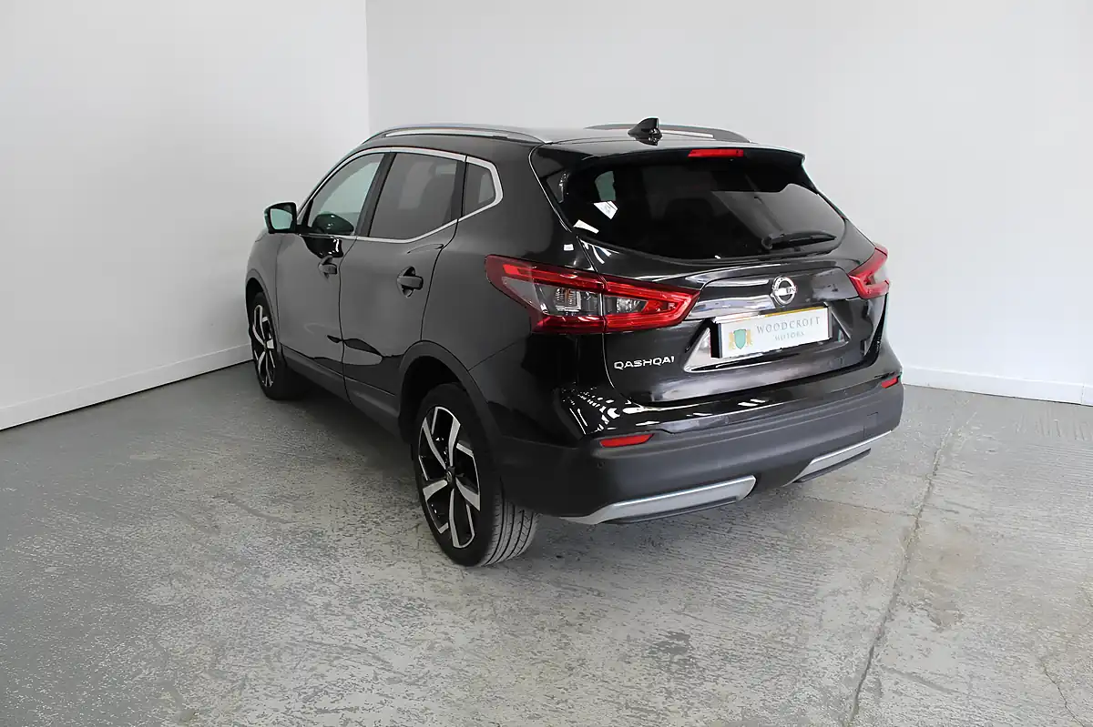 Used 2018 Nissan Qashqai Tekna Black - Interior and Exterior details 5