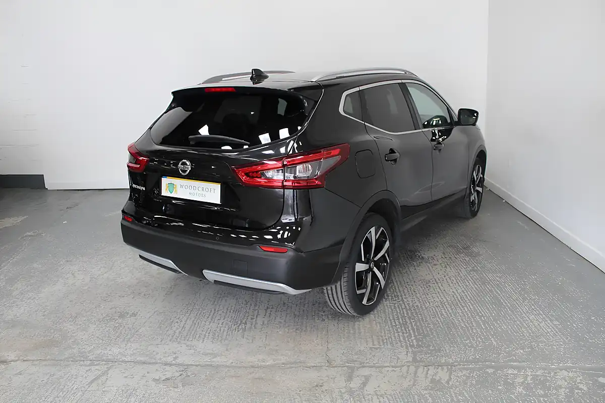 Used 2018 Nissan Qashqai Tekna Black - Interior and Exterior details 6