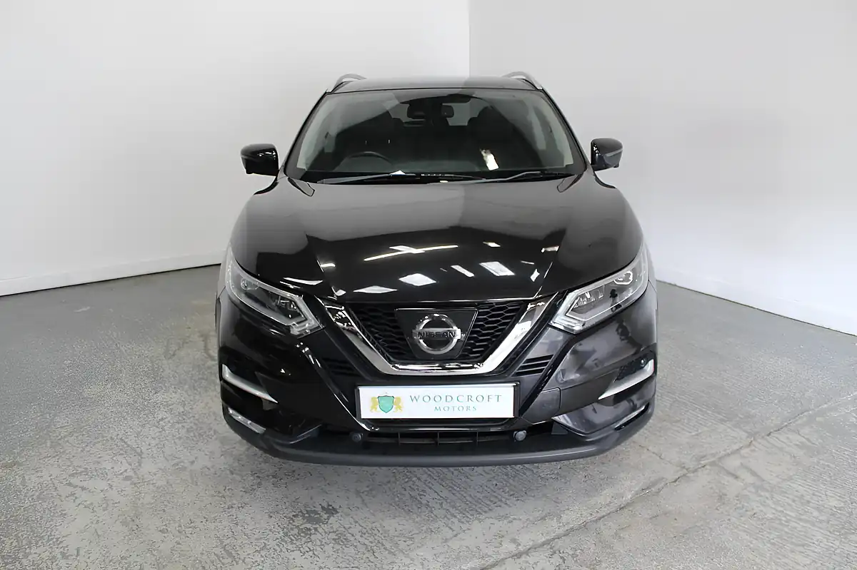 Used 2018 Nissan Qashqai Tekna Black - Interior and Exterior details 9