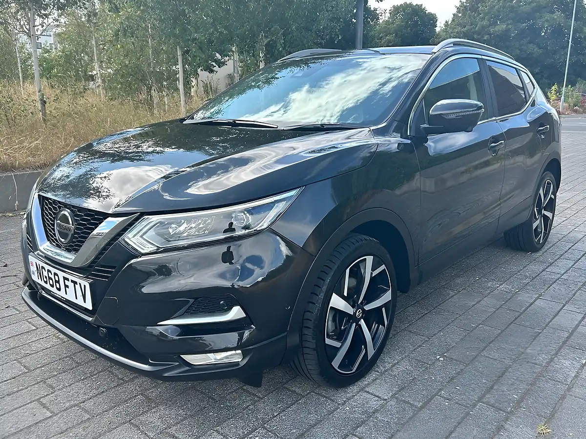 Used 2018 Nissan Qashqai Tekna Black - Interior and Exterior details 10