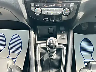 Used 2018 Nissan Qashqai Tekna Black - Interior and Exterior details 16