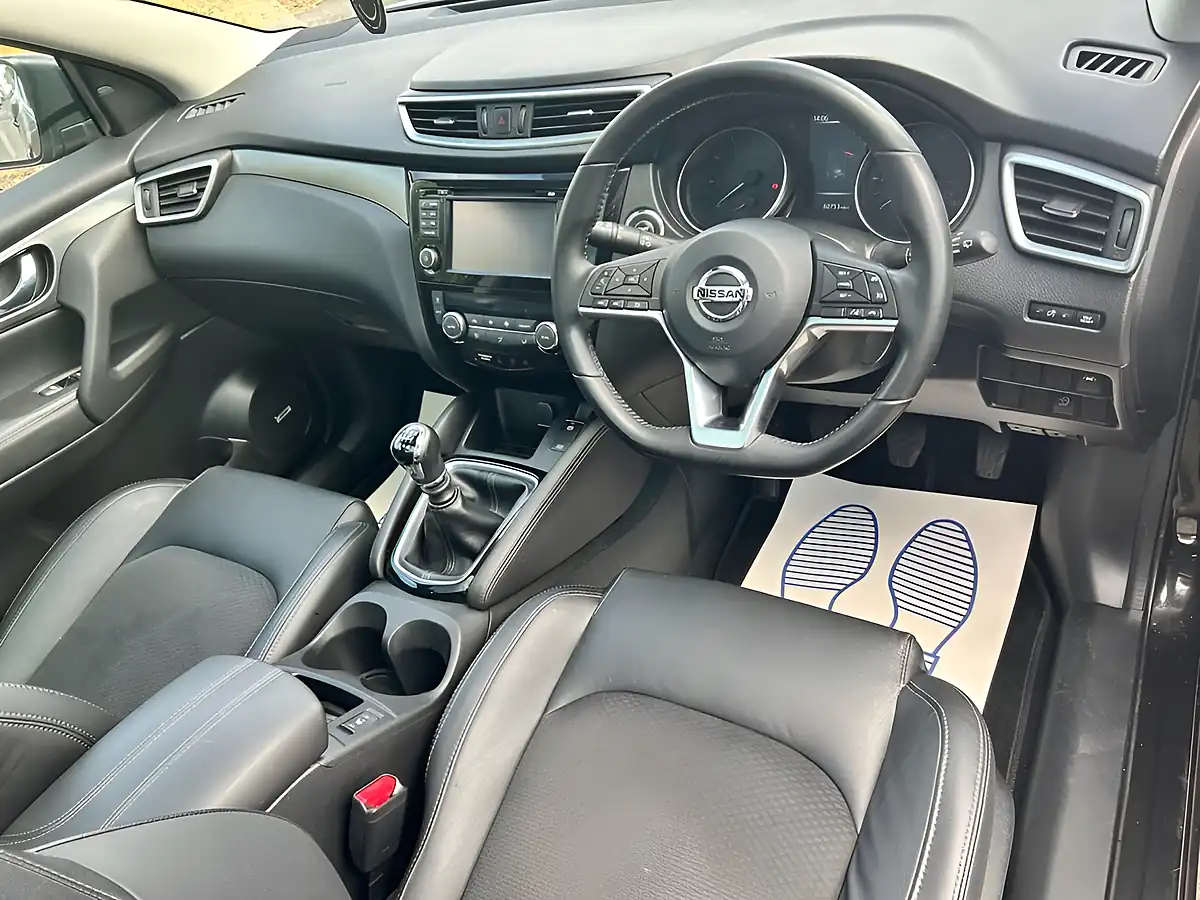 Used 2018 Nissan Qashqai Tekna Black - Interior and Exterior details 3