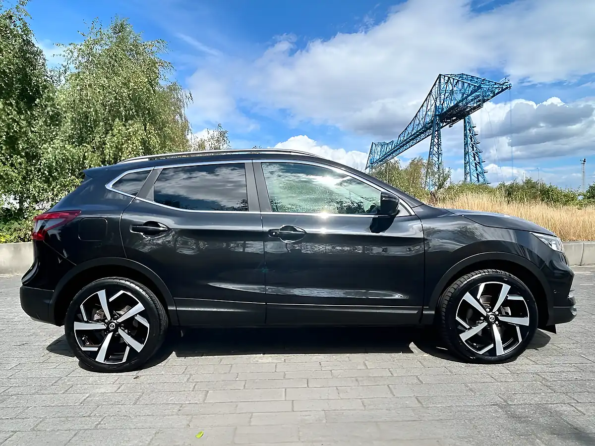 Used 2018 Nissan Qashqai Tekna Black - Interior and Exterior details 7