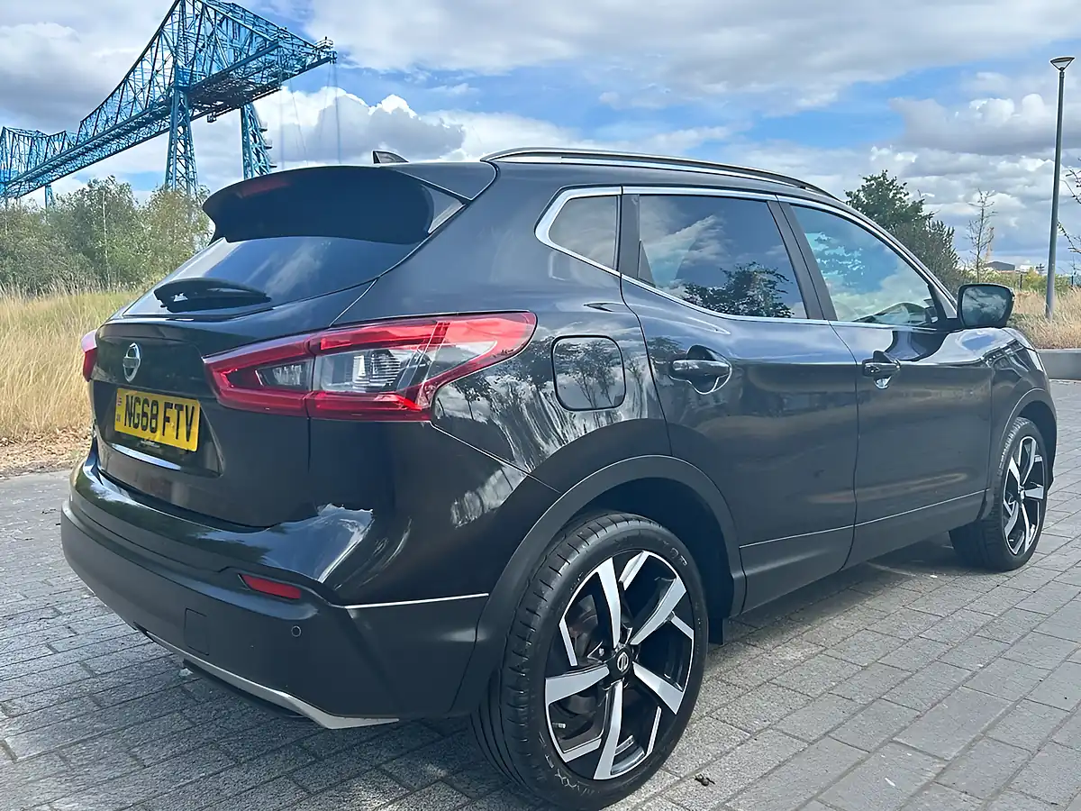 Used 2018 Nissan Qashqai Tekna Black - Interior and Exterior details 8