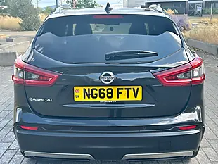 Used 2018 Nissan Qashqai Tekna Black - Interior and Exterior details 9