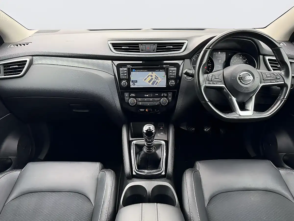 Used 2018 Nissan Qashqai Tekna Black - Interior and Exterior details 11
