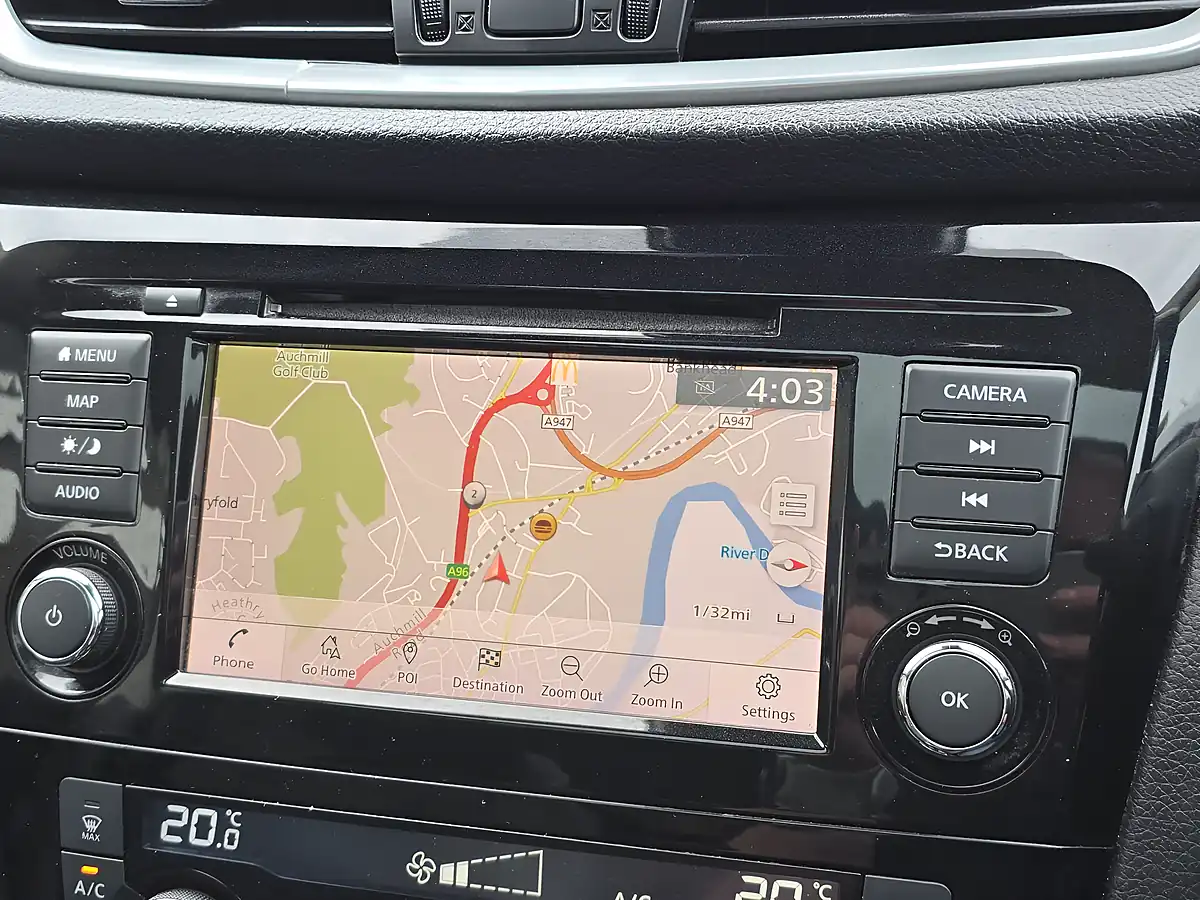 Used 2018 Nissan Qashqai Tekna Black - Interior and Exterior details 12