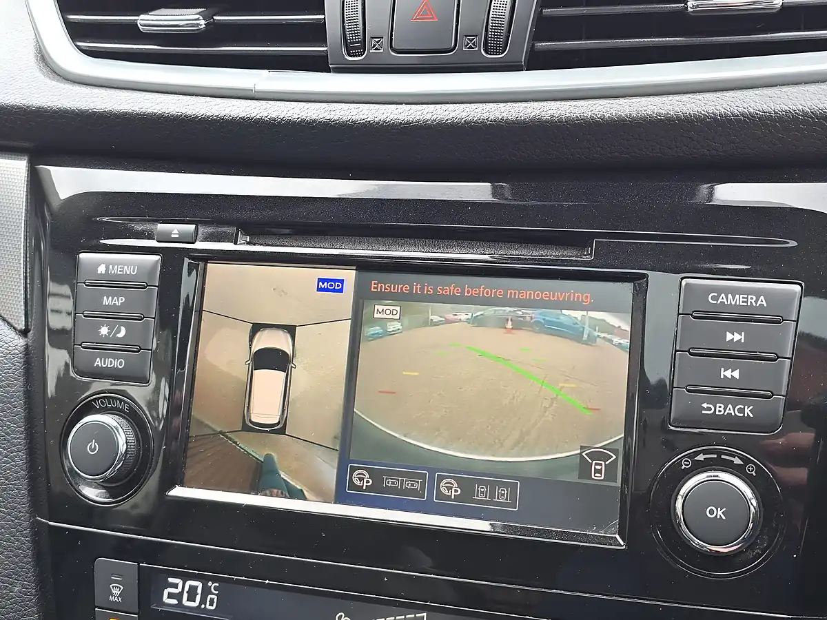 Used 2018 Nissan Qashqai Tekna Black - Interior and Exterior details 13