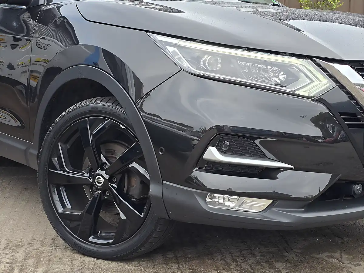 Used 2018 Nissan Qashqai Tekna Black - Interior and Exterior details 2