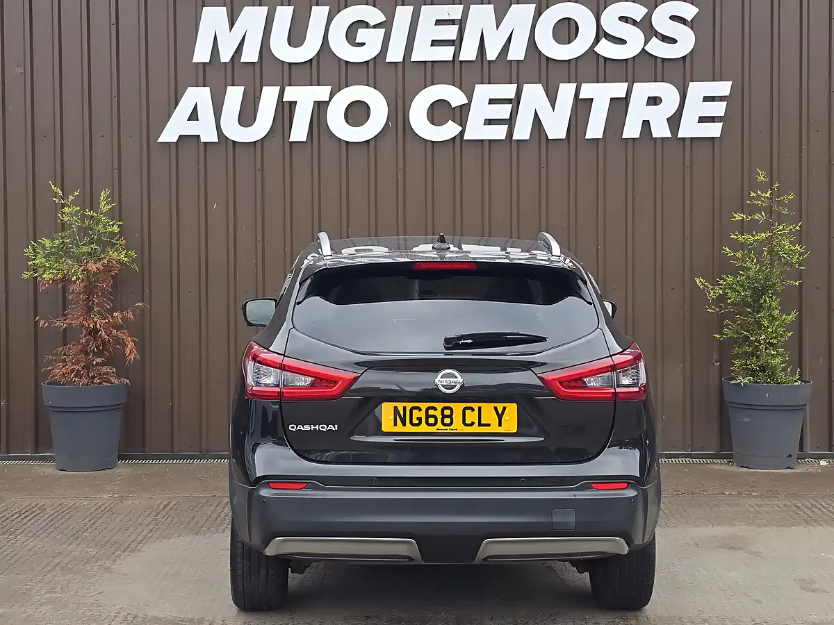Used 2018 Nissan Qashqai Tekna Black - Interior and Exterior details 5