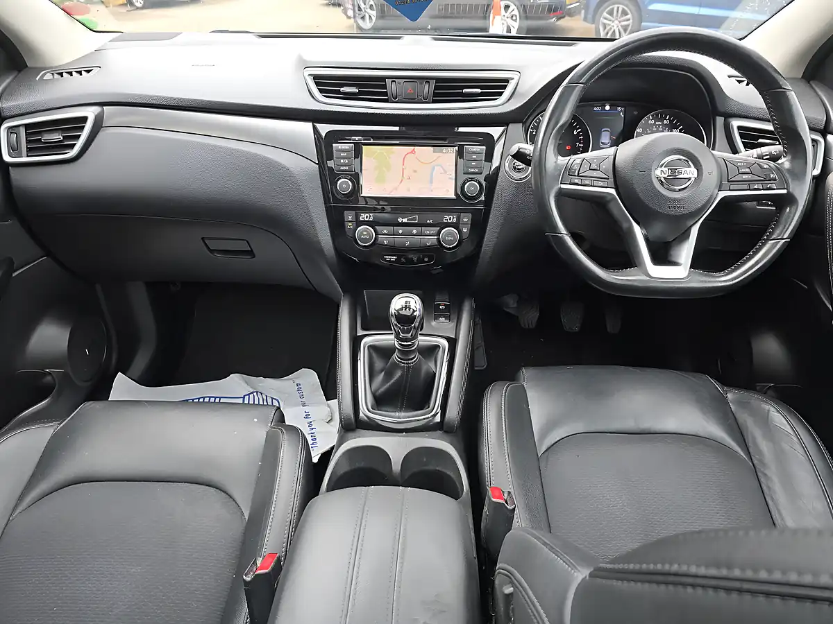 Used 2018 Nissan Qashqai Tekna Black - Interior and Exterior details 8