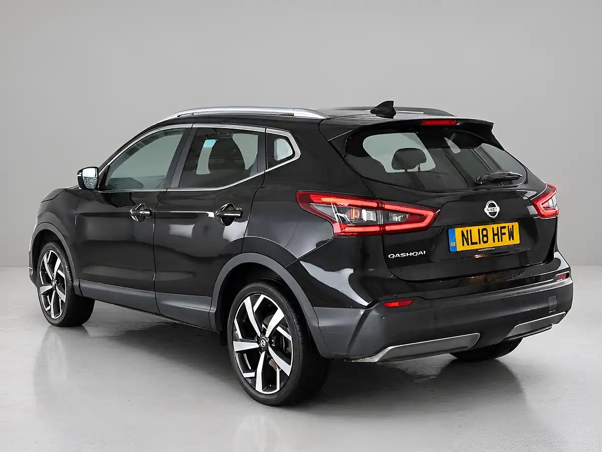 Used 2018 Nissan Qashqai Tekna Black - Interior and Exterior details 5