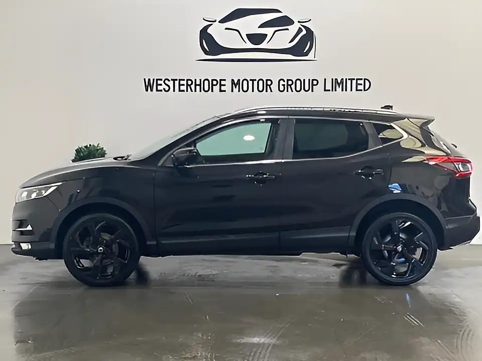 Used 2018 Nissan Qashqai Tekna Black - Interior and Exterior details 14