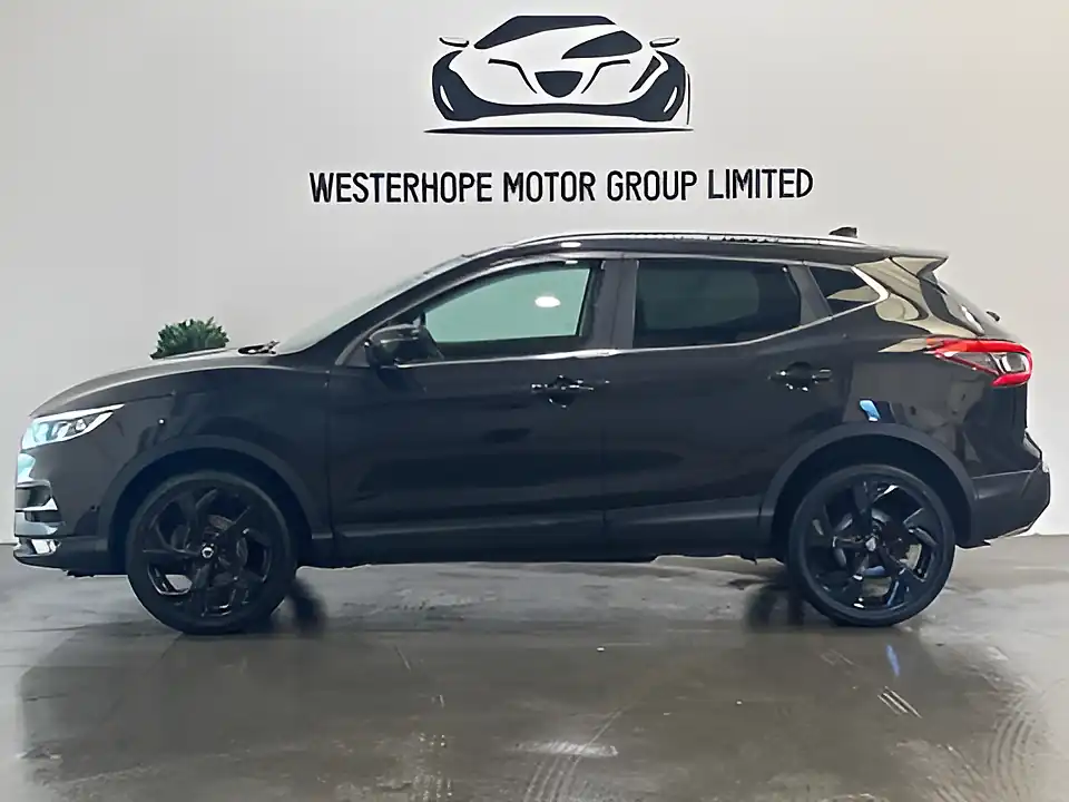 Used 2018 Nissan Qashqai Tekna Black - Interior and Exterior details 15